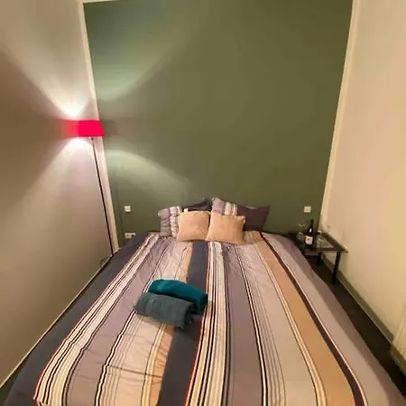 Schoene Altbauwohnung Mit Gruen In Ruhiger Lage Apartamento Leipzig