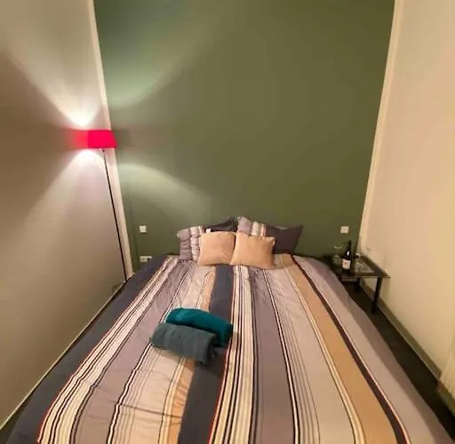 Schoene Altbauwohnung Mit Gruen In Ruhiger Lage Apartamento Leipzig